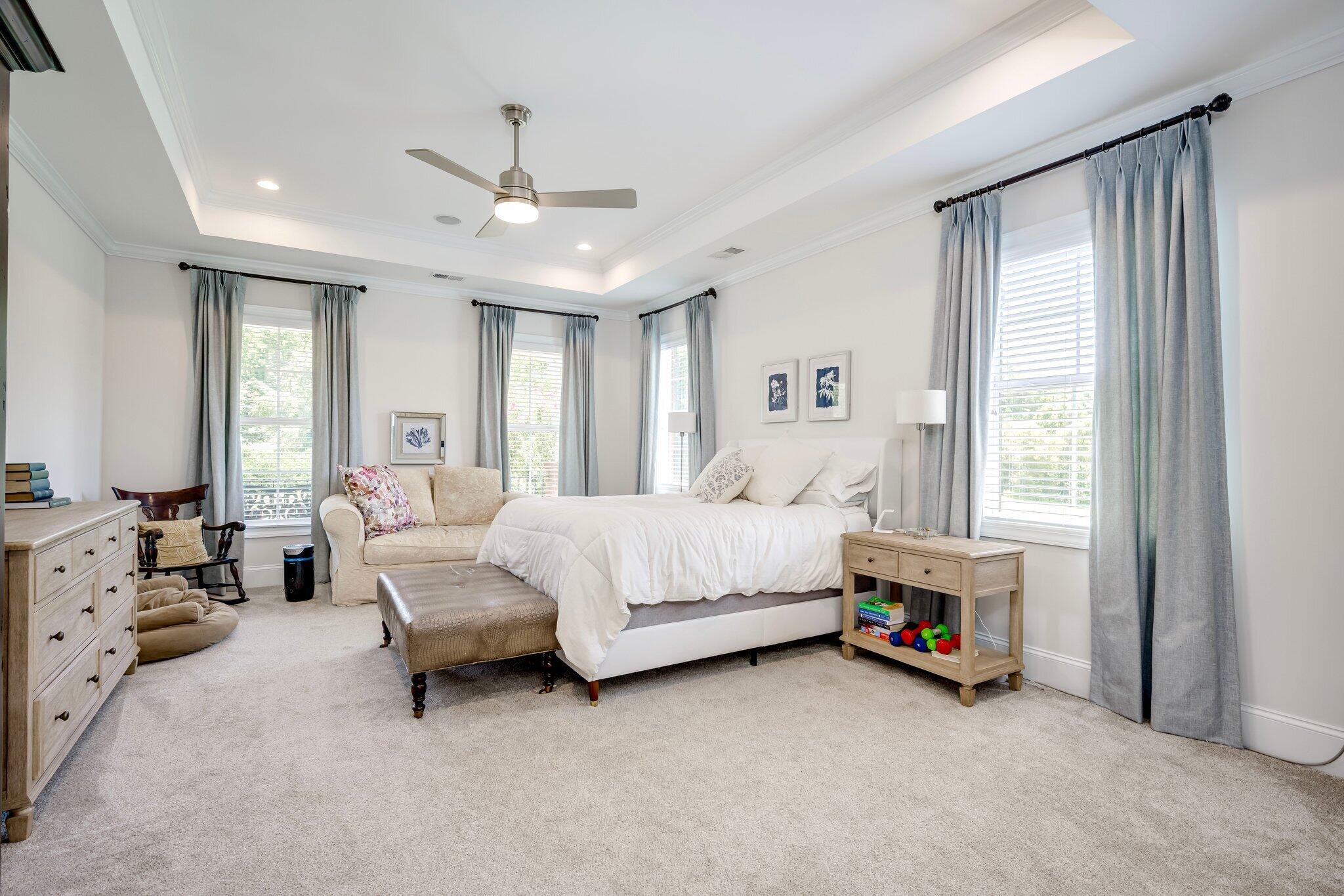 489 Revolutionary Way