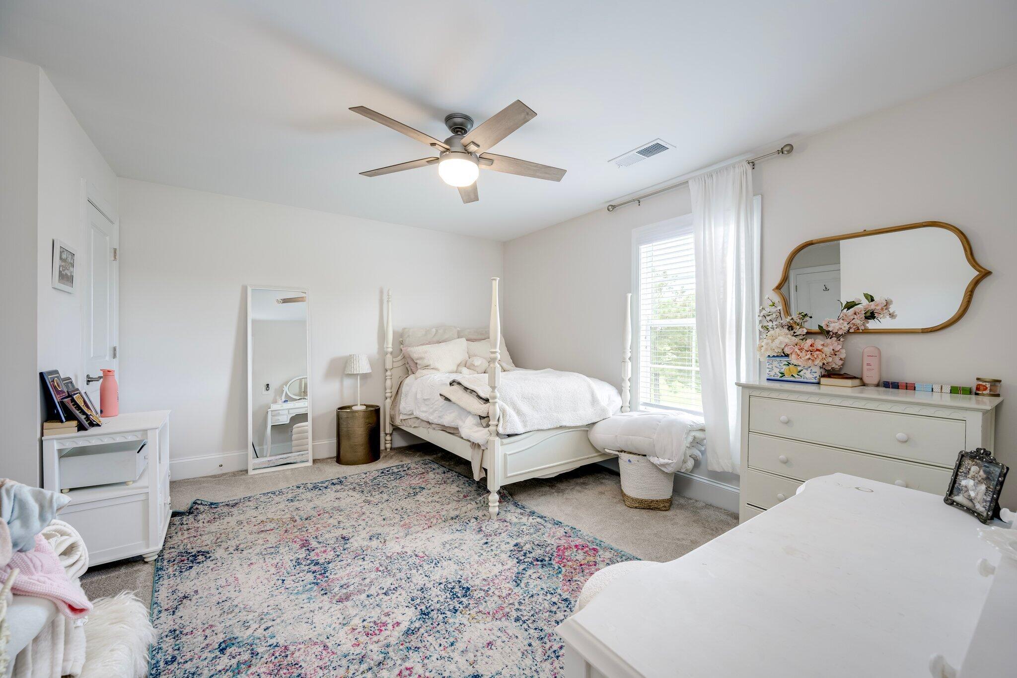 489 Revolutionary Way