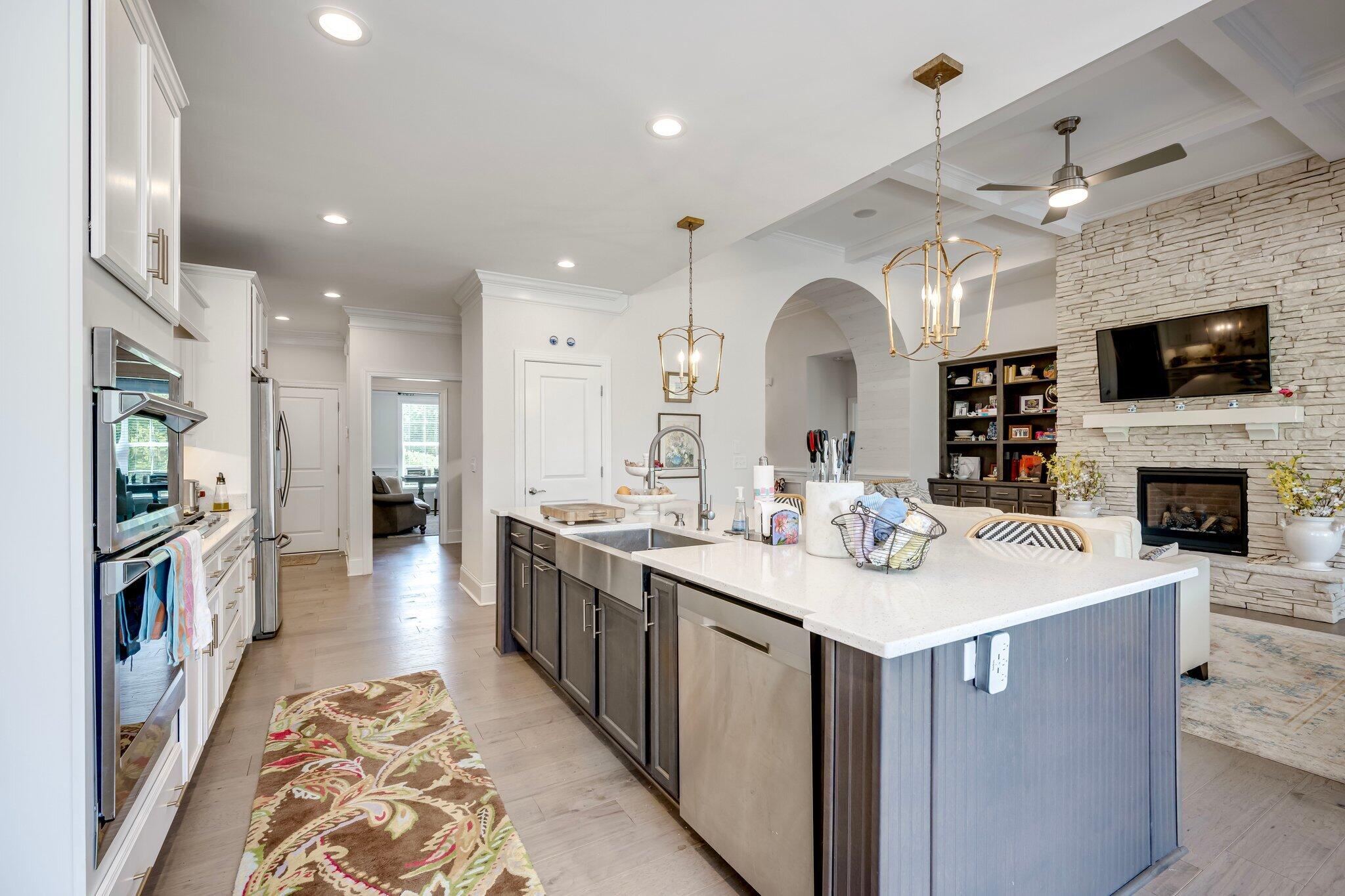 489 Revolutionary Way