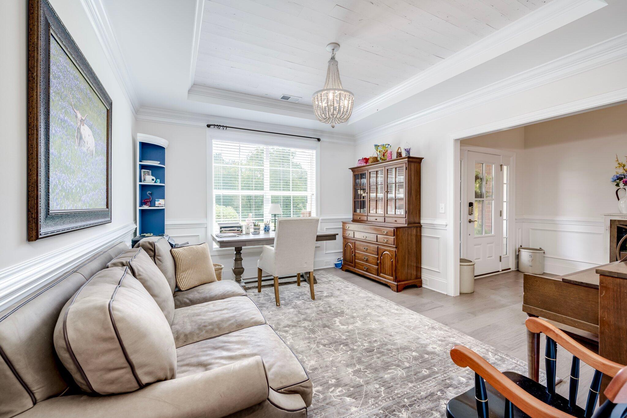 489 Revolutionary Way