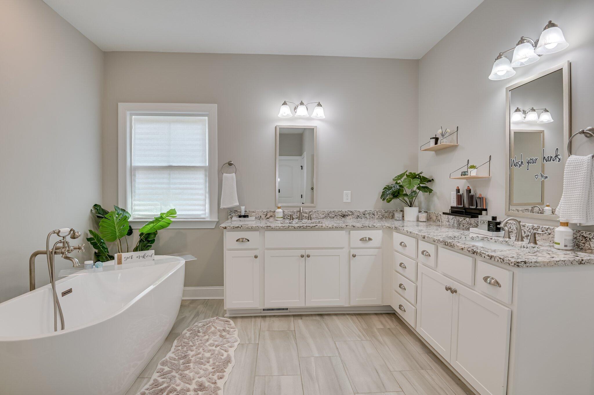 1045 Spotswood Circle