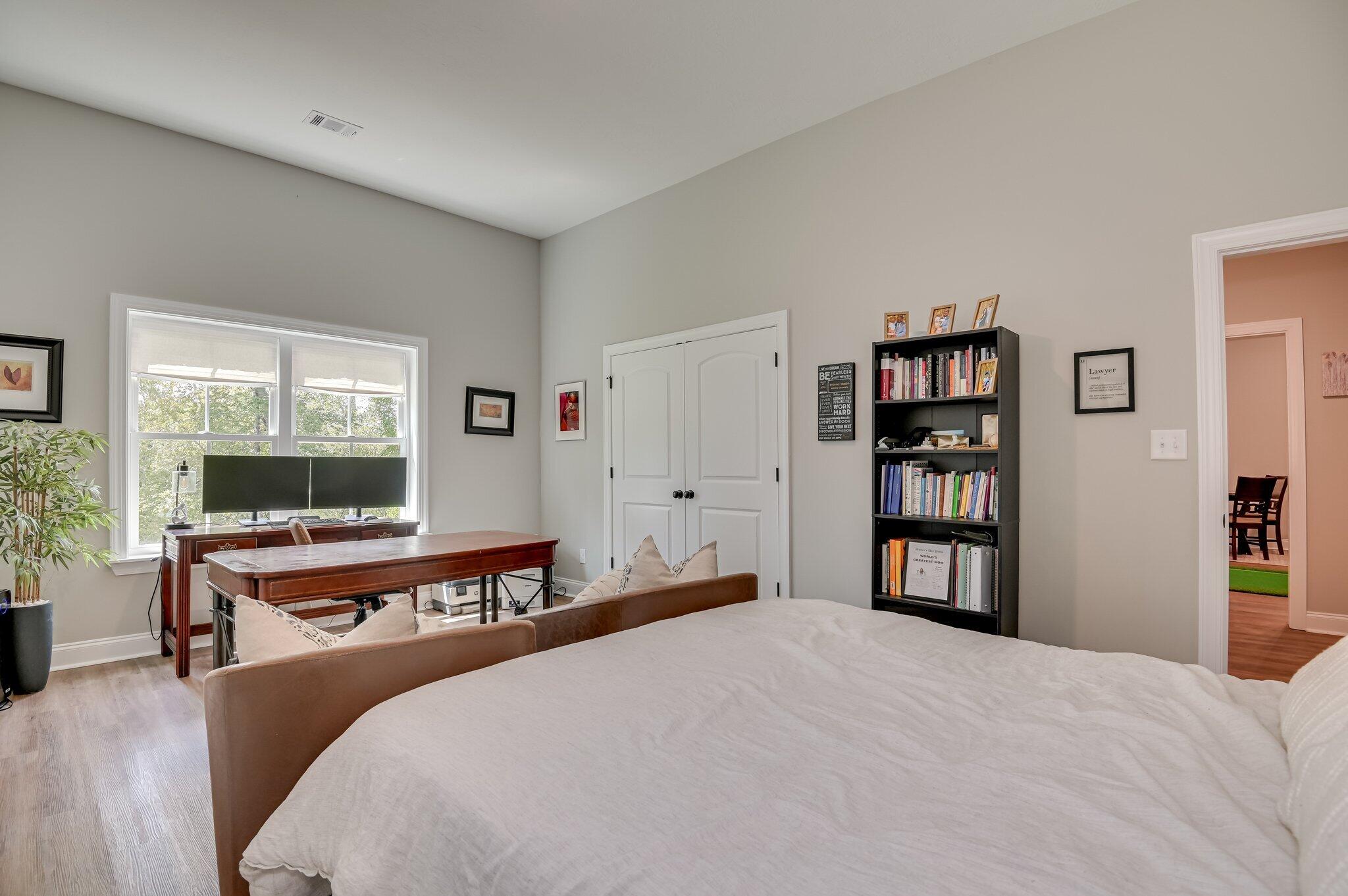 1045 Spotswood Circle