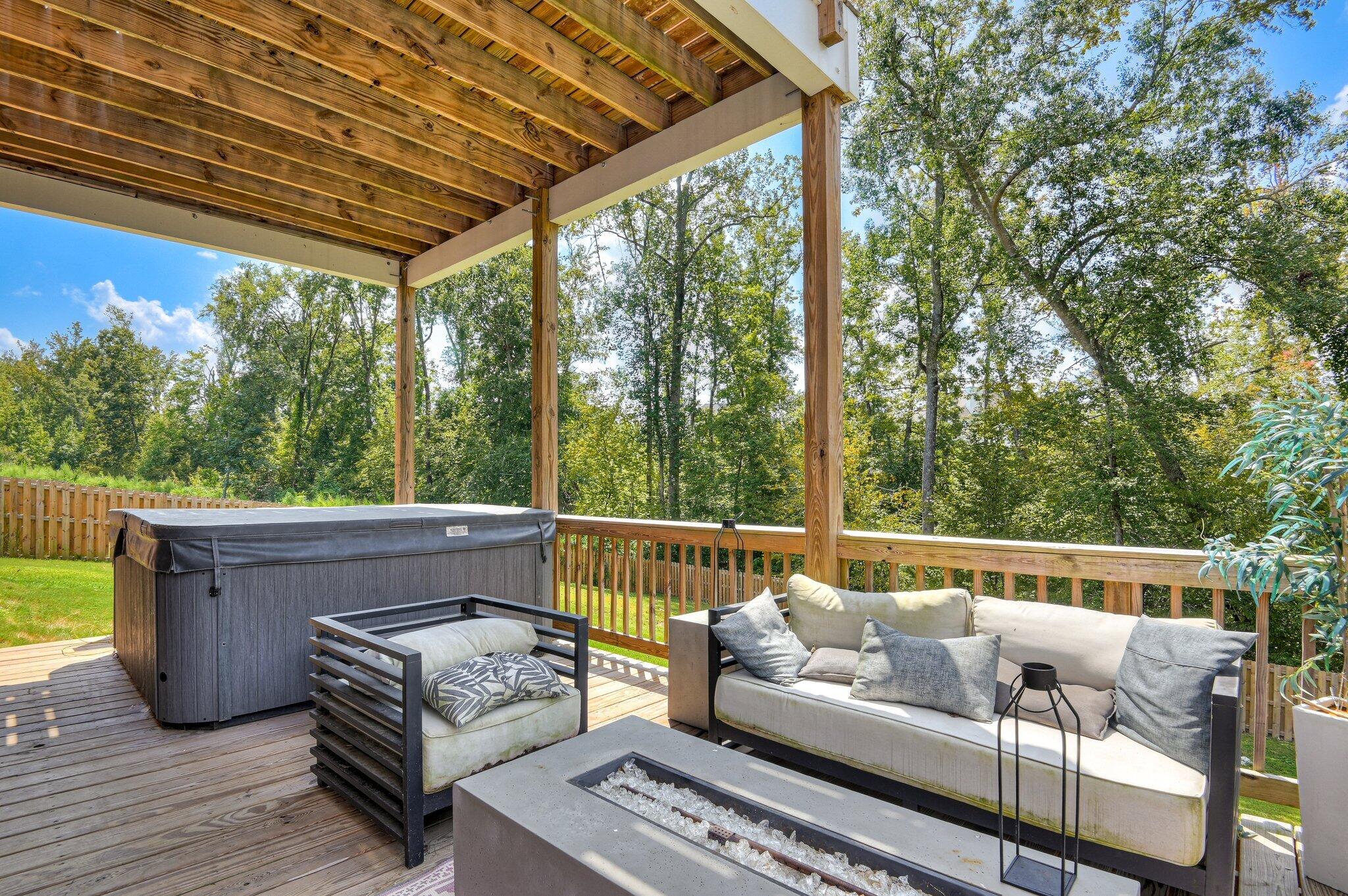 1045 Spotswood Circle