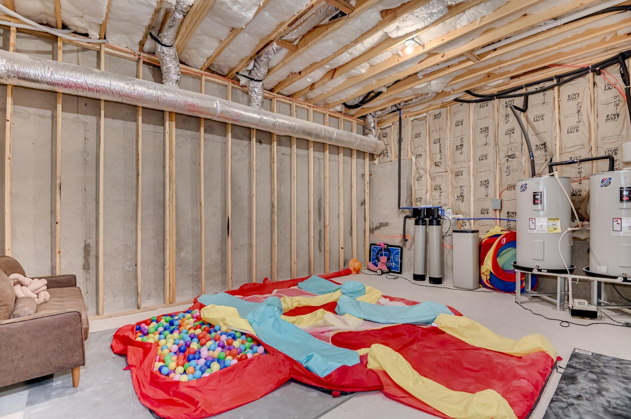 1045 Spotswood Circle