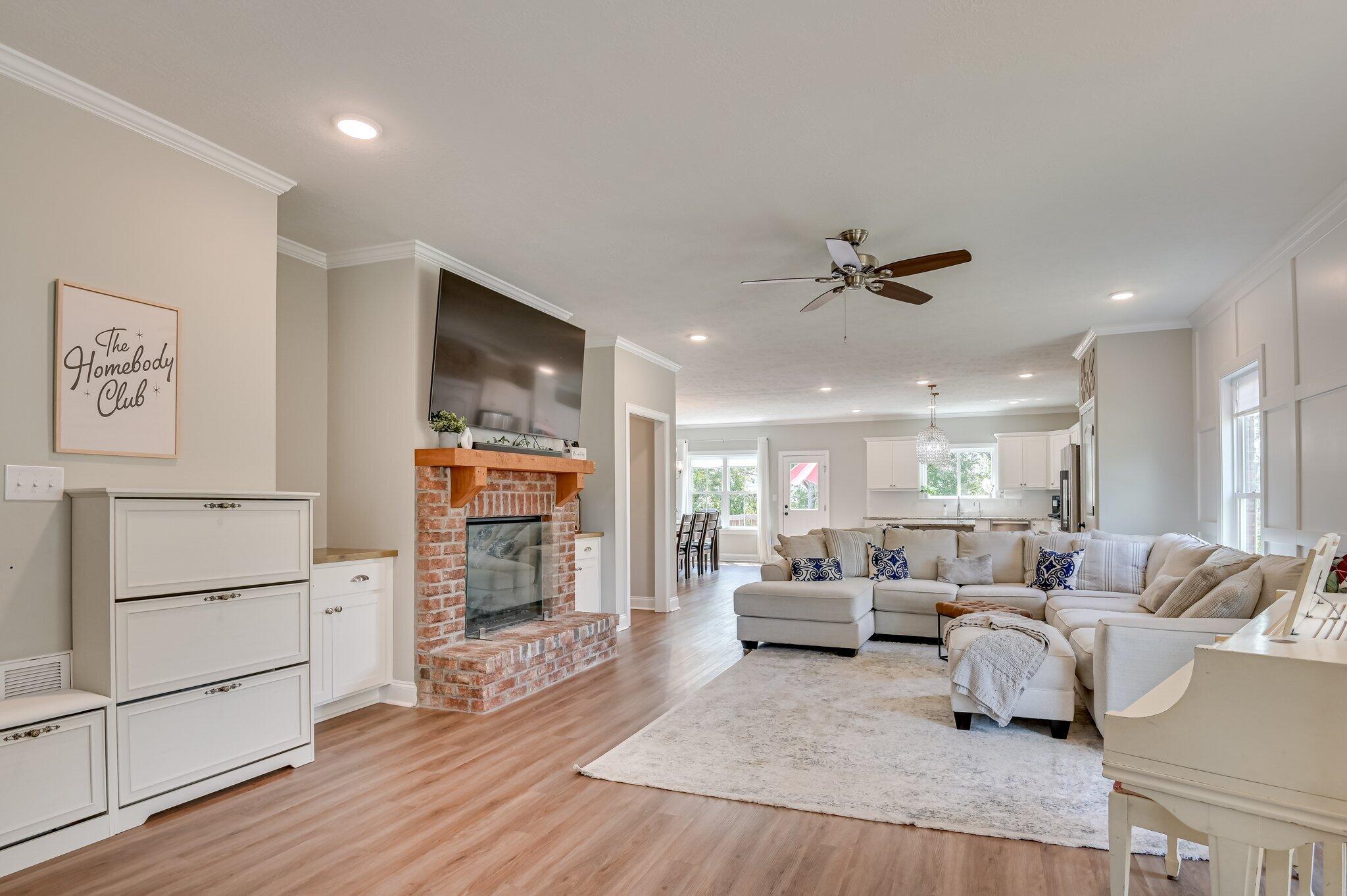 1045 Spotswood Circle