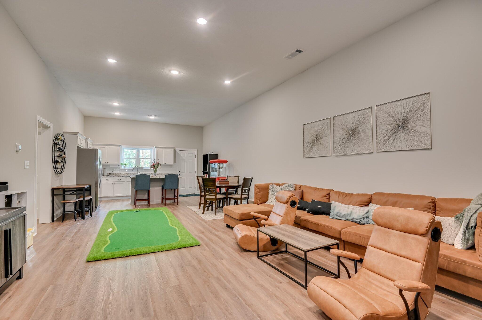 1045 Spotswood Circle