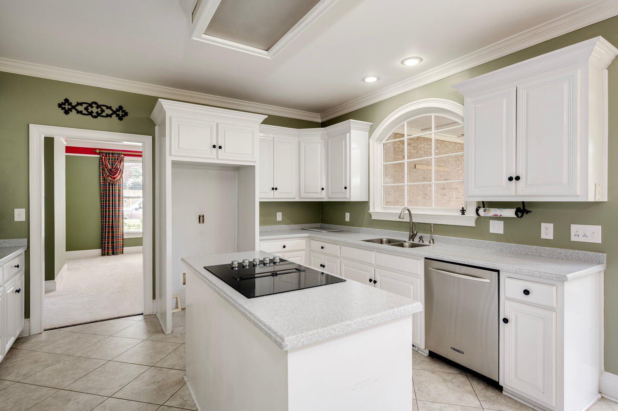 3766 Roscommon South