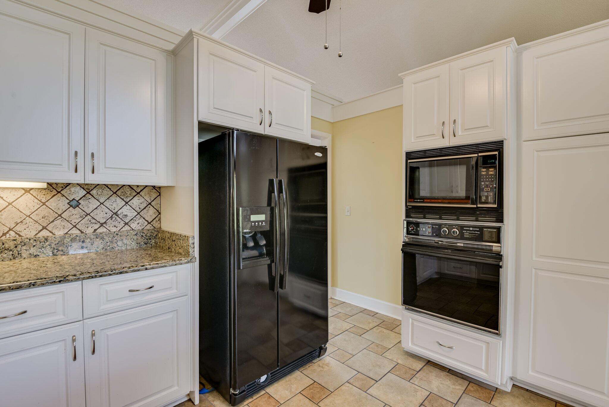 3545 Bellerive Circle