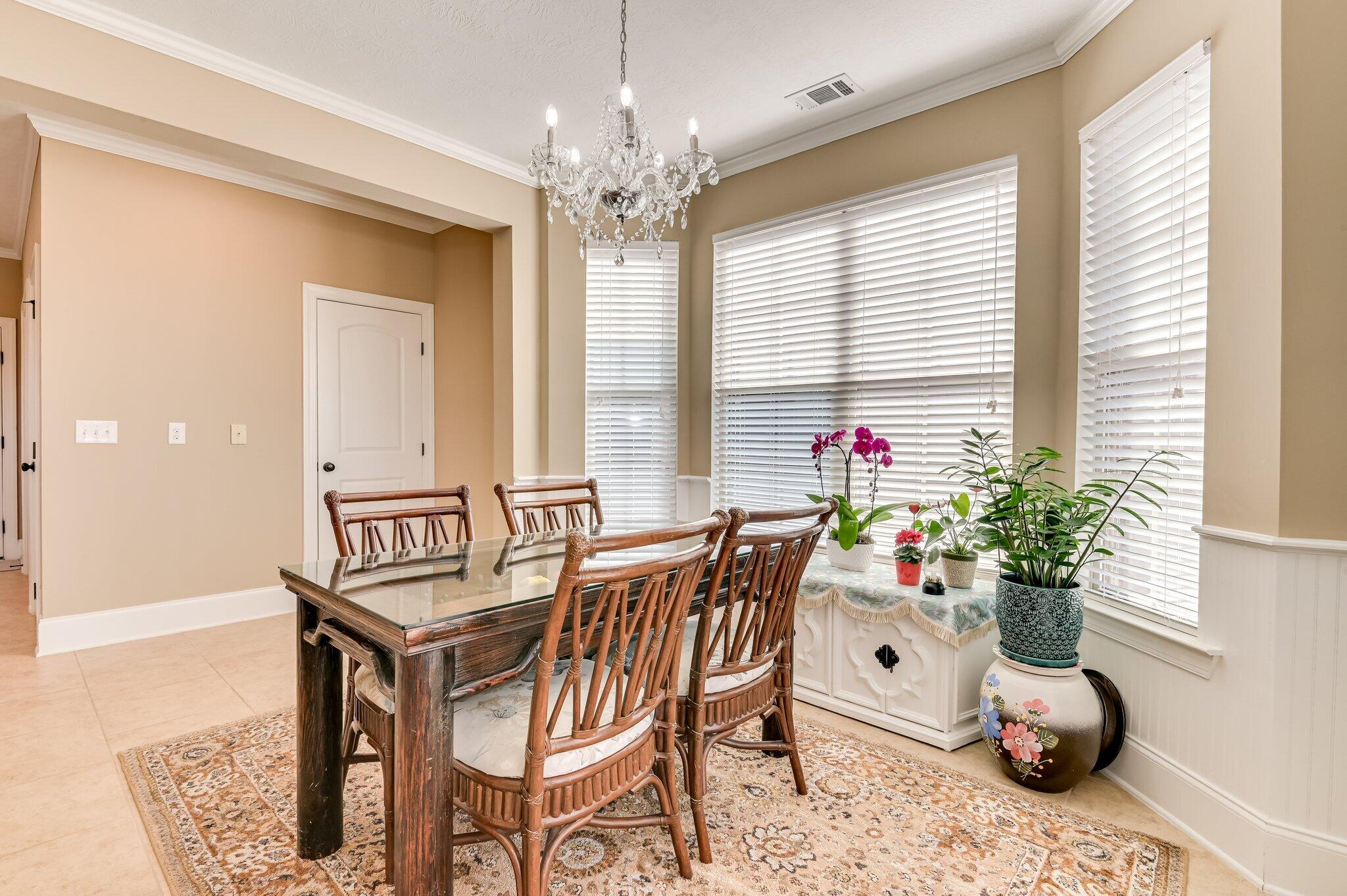 1037 Spotswood Circle