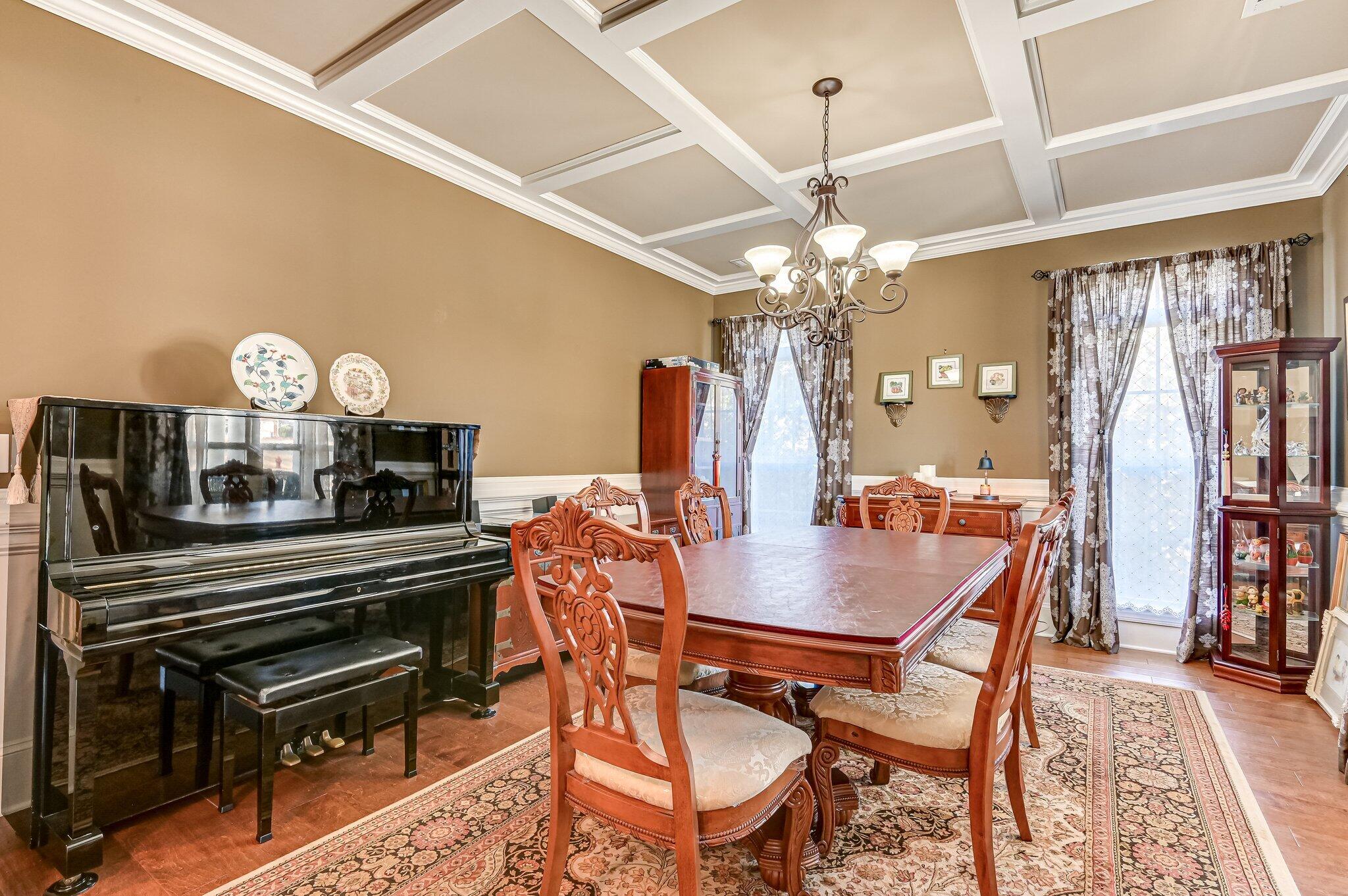 1037 Spotswood Circle