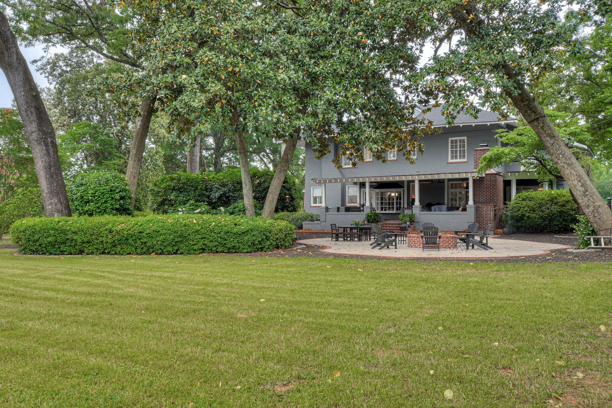 2535 Walton Way