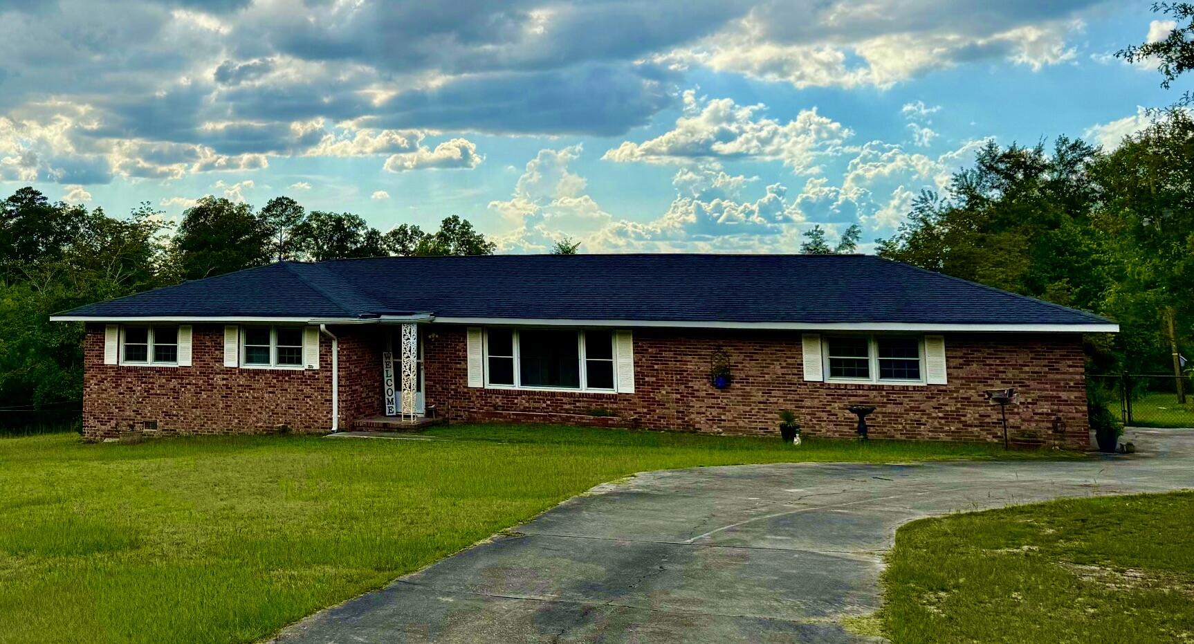 1090 Pinegrove Road