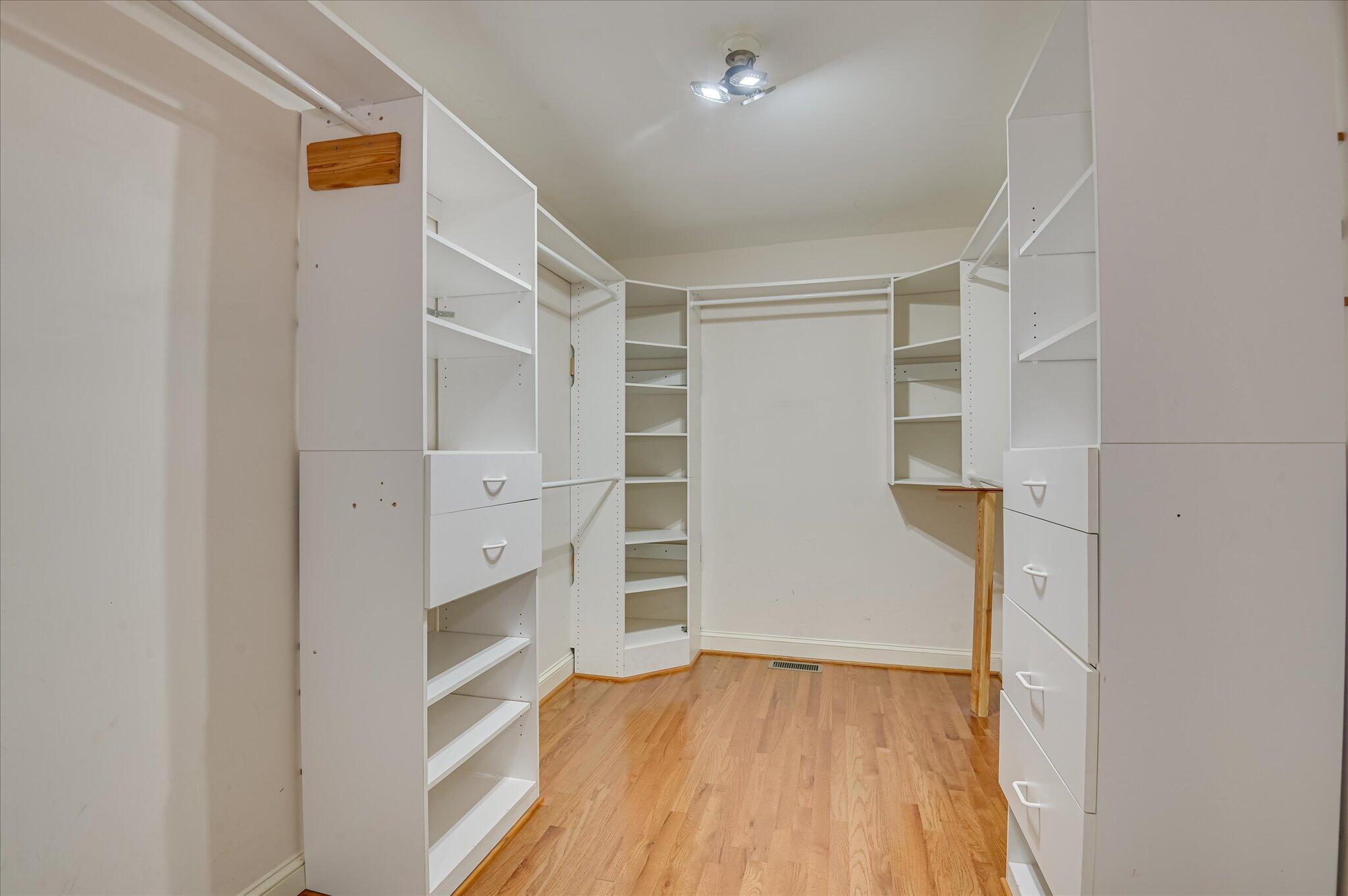 2904 Lombardy Court