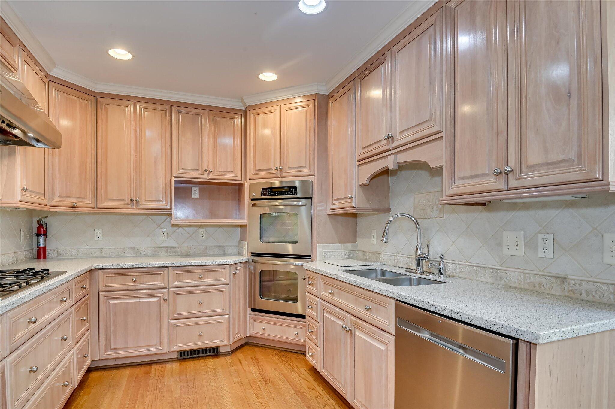 2904 Lombardy Court