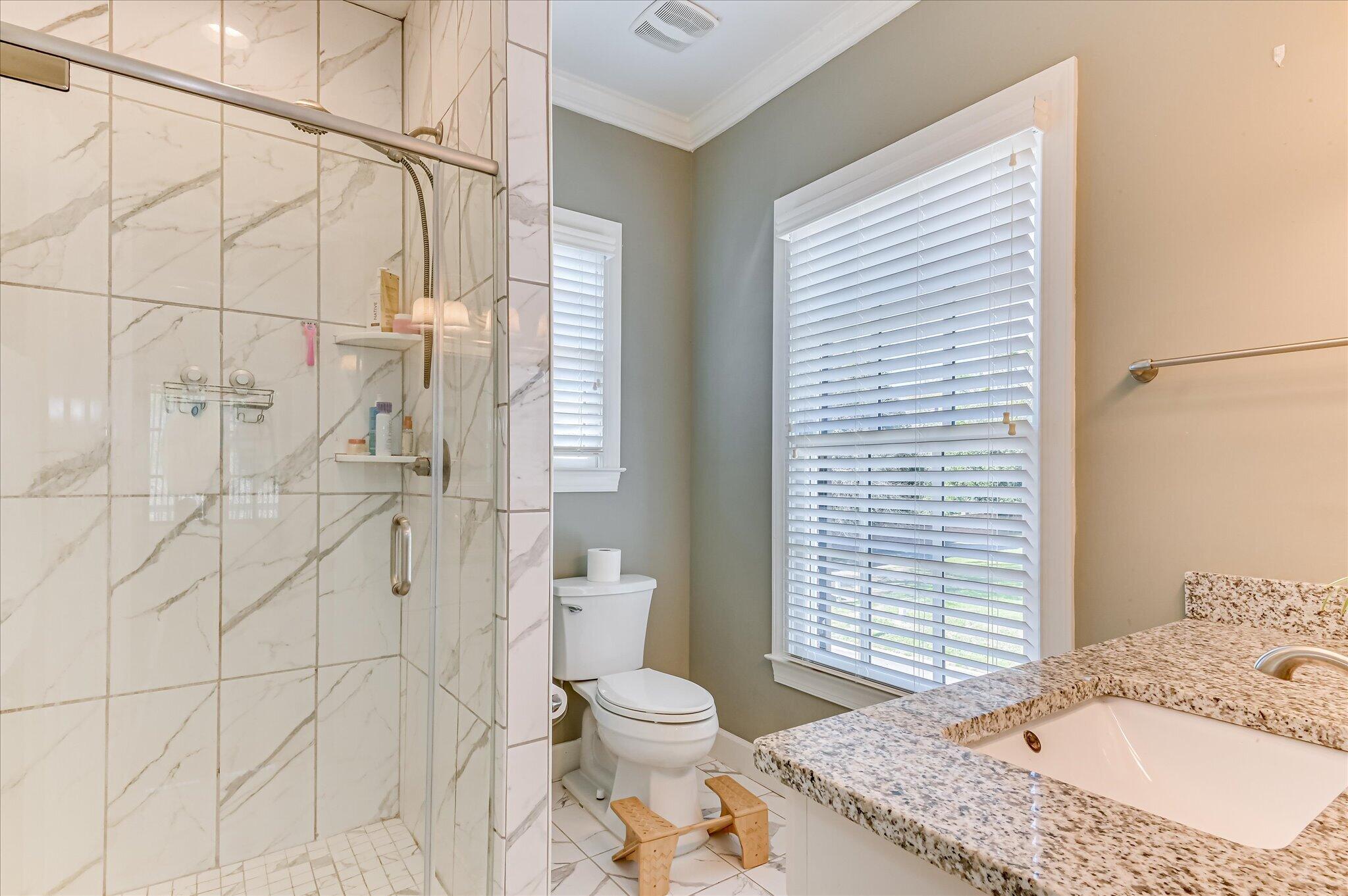 2114 Carnes Place
