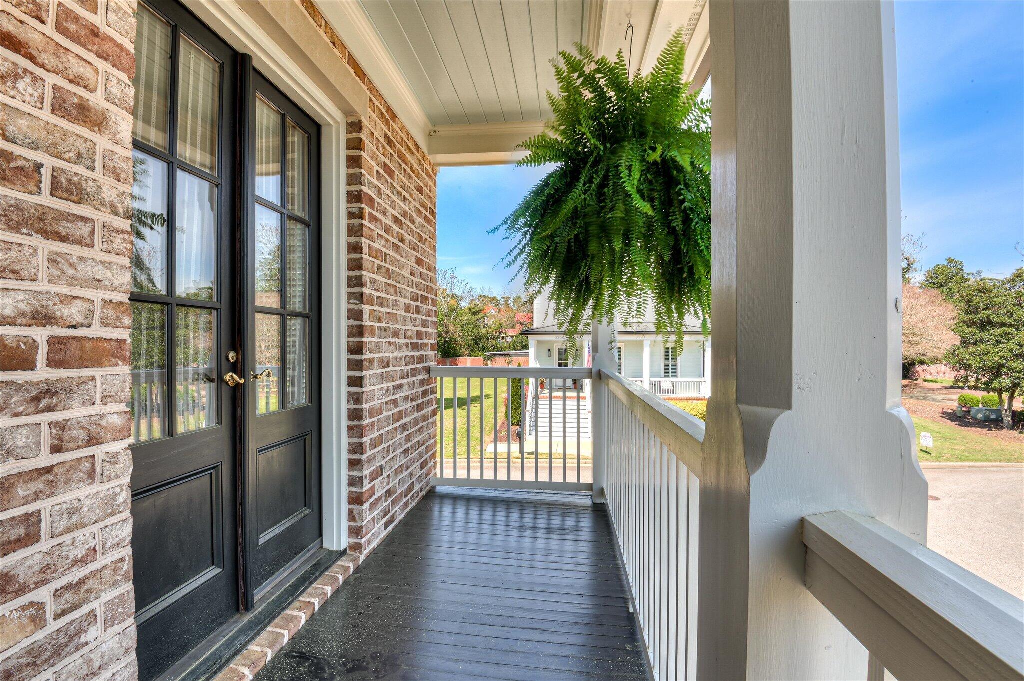 2114 Carnes Place