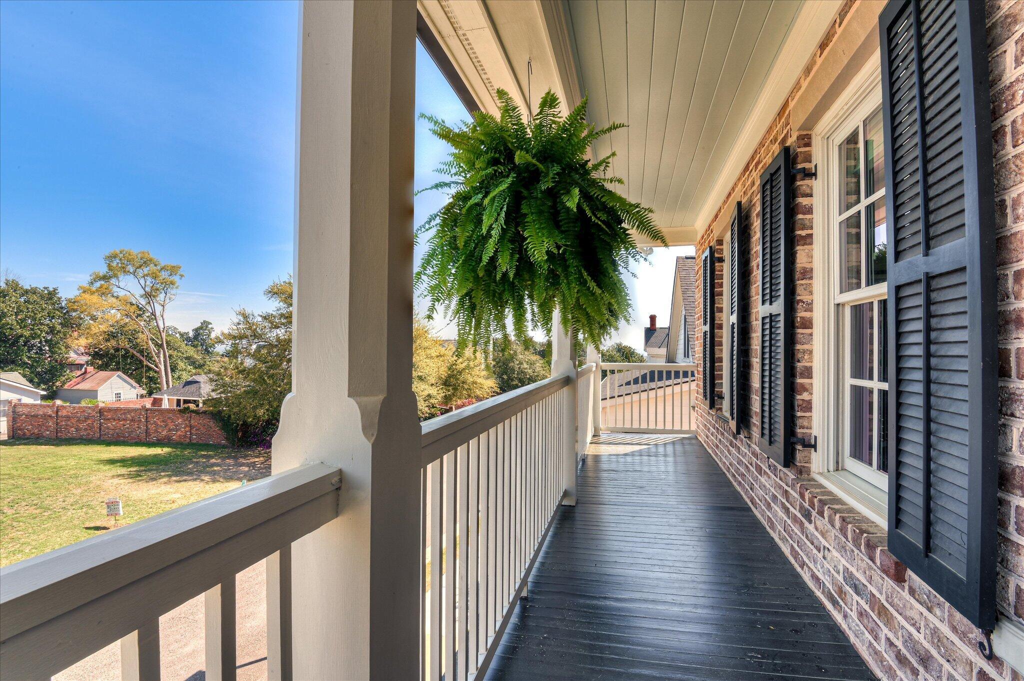 2114 Carnes Place