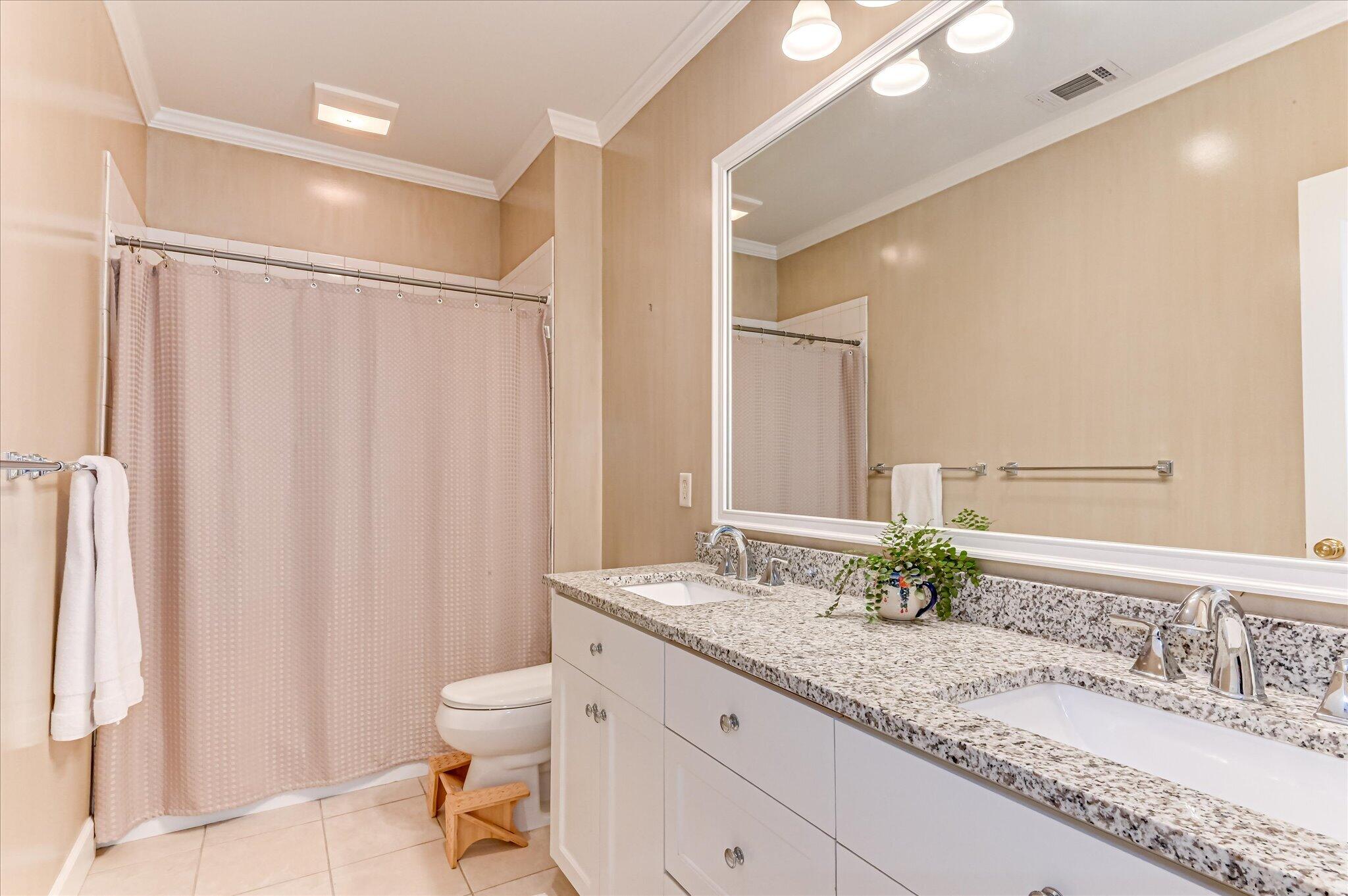 2114 Carnes Place