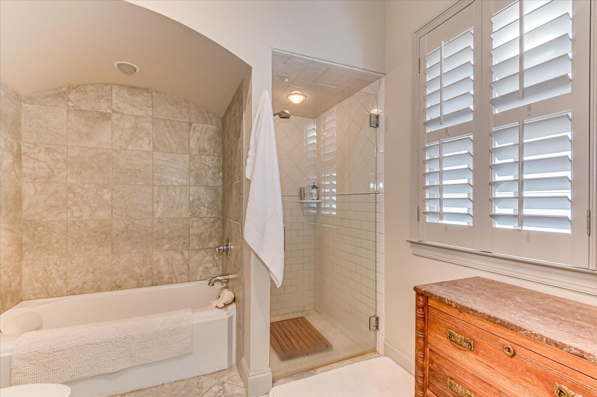 2114 Carnes Place