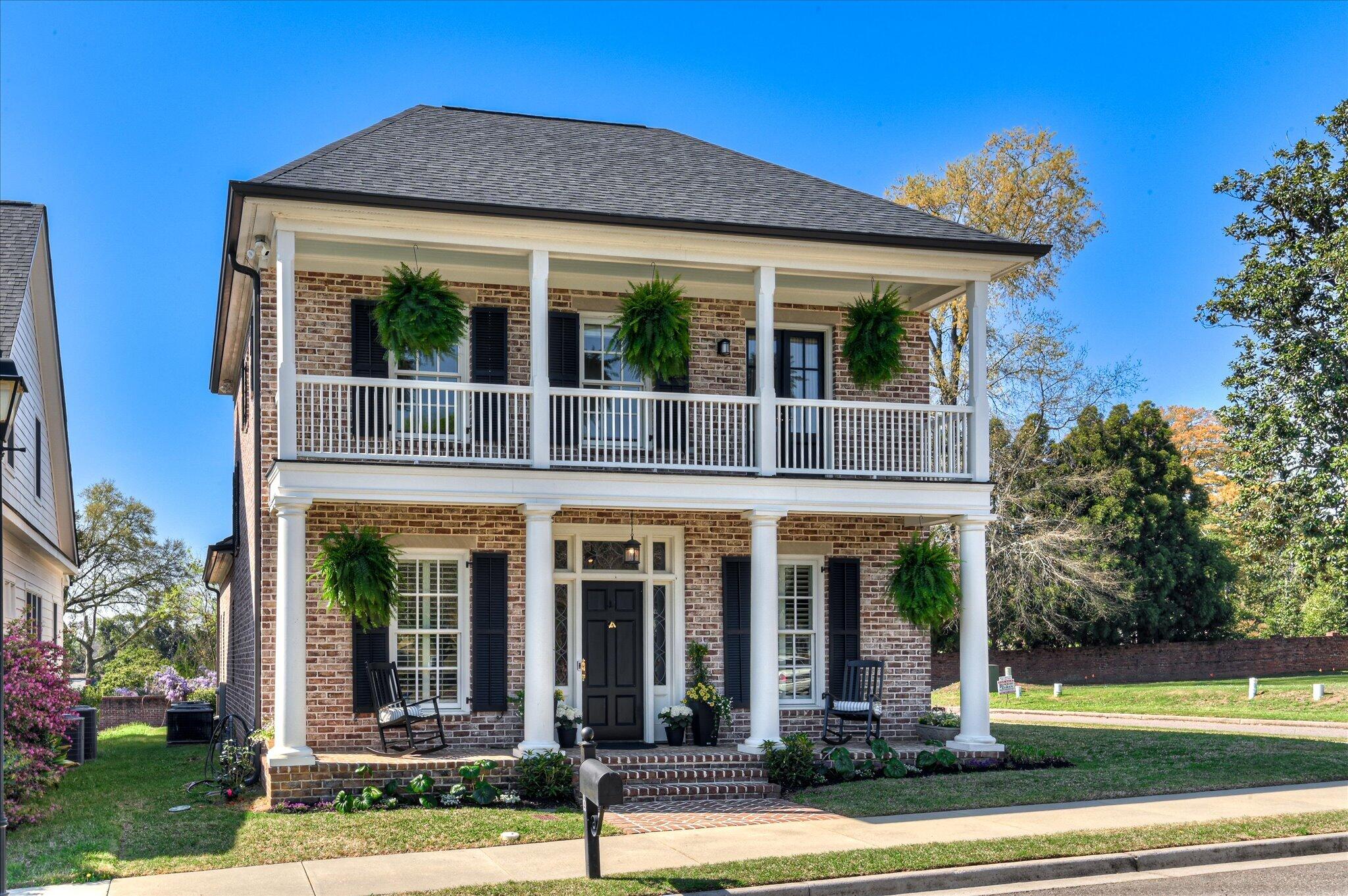 2114 Carnes Place