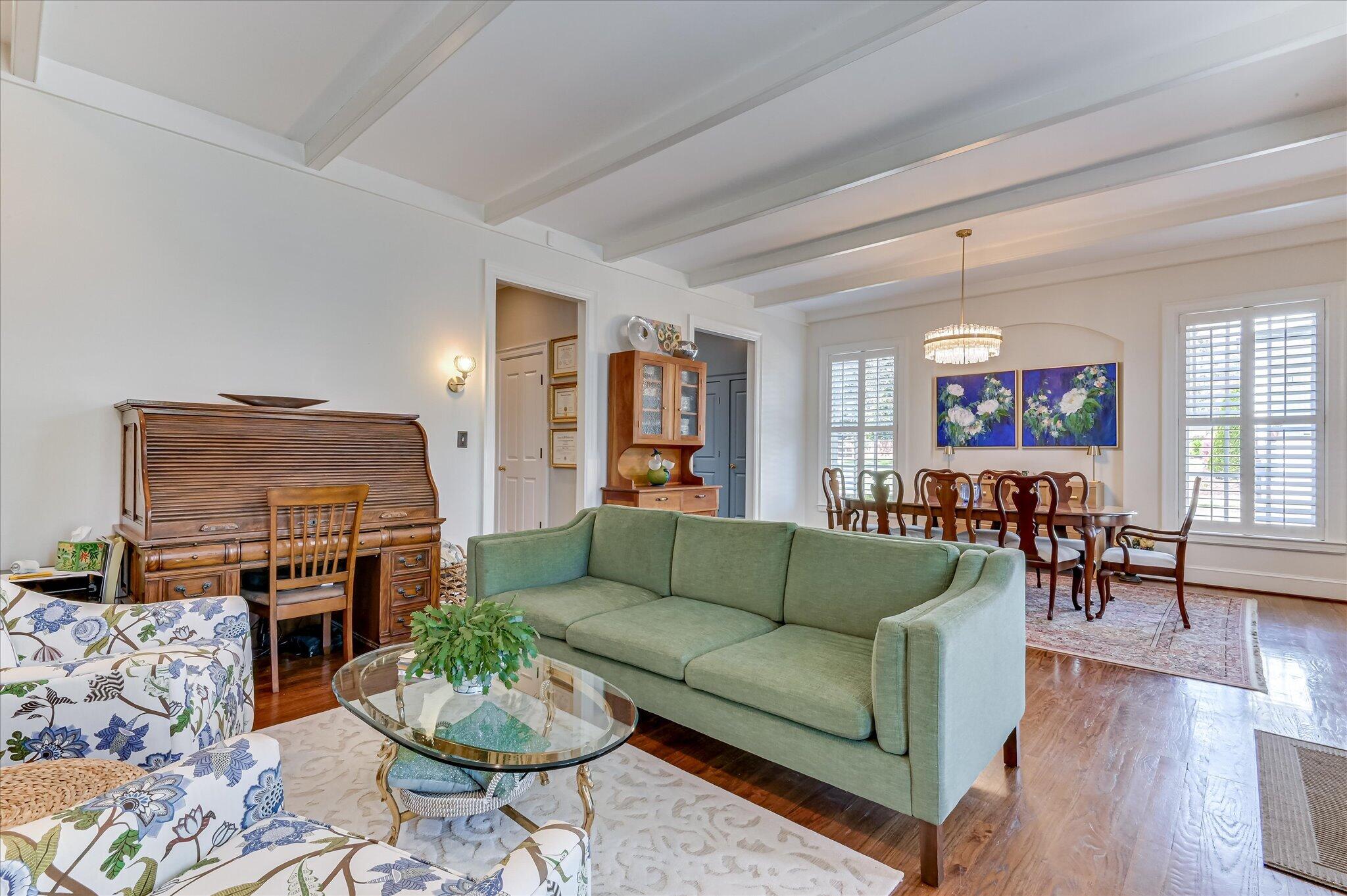 2114 Carnes Place