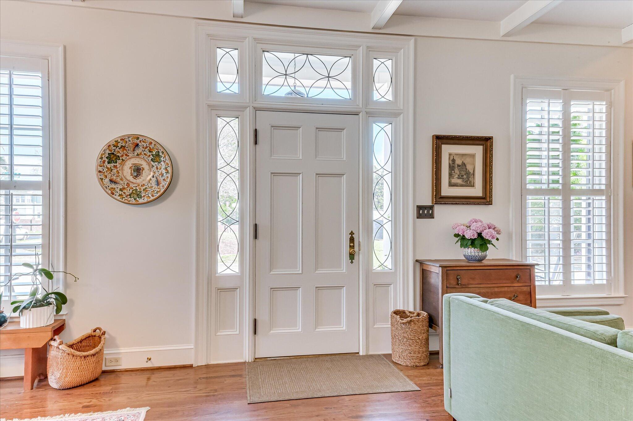 2114 Carnes Place