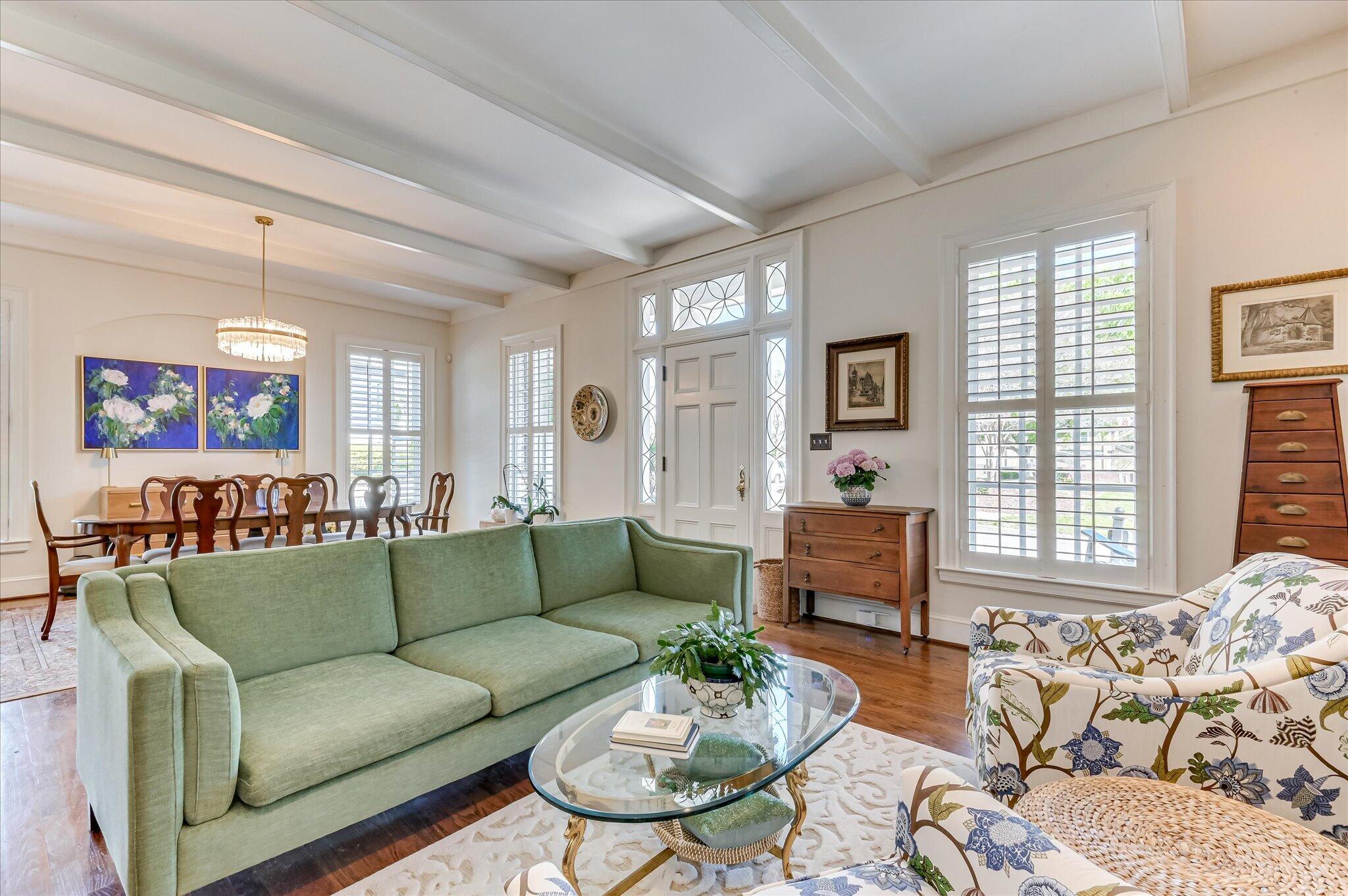 2114 Carnes Place