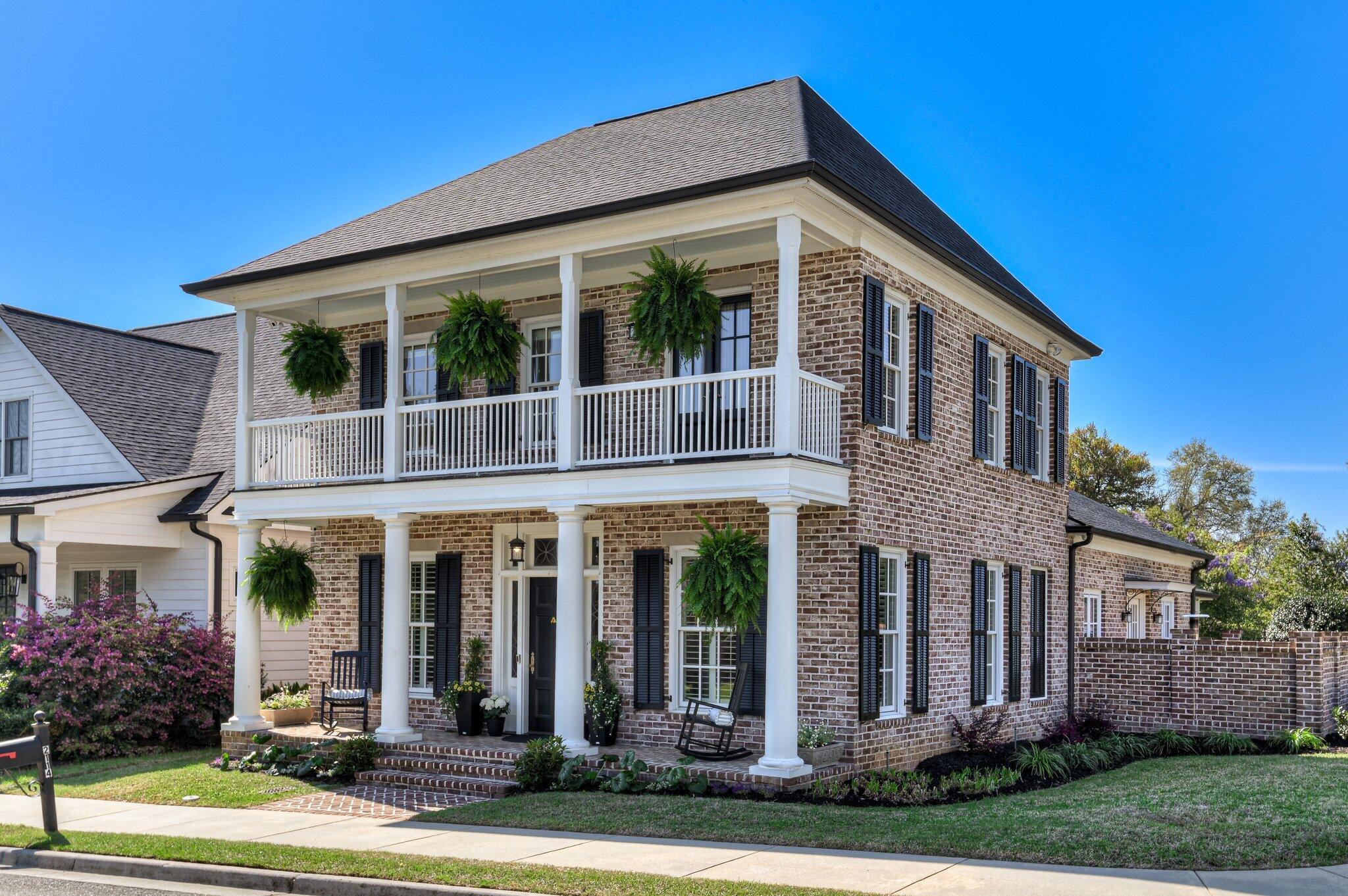 2114 Carnes Place