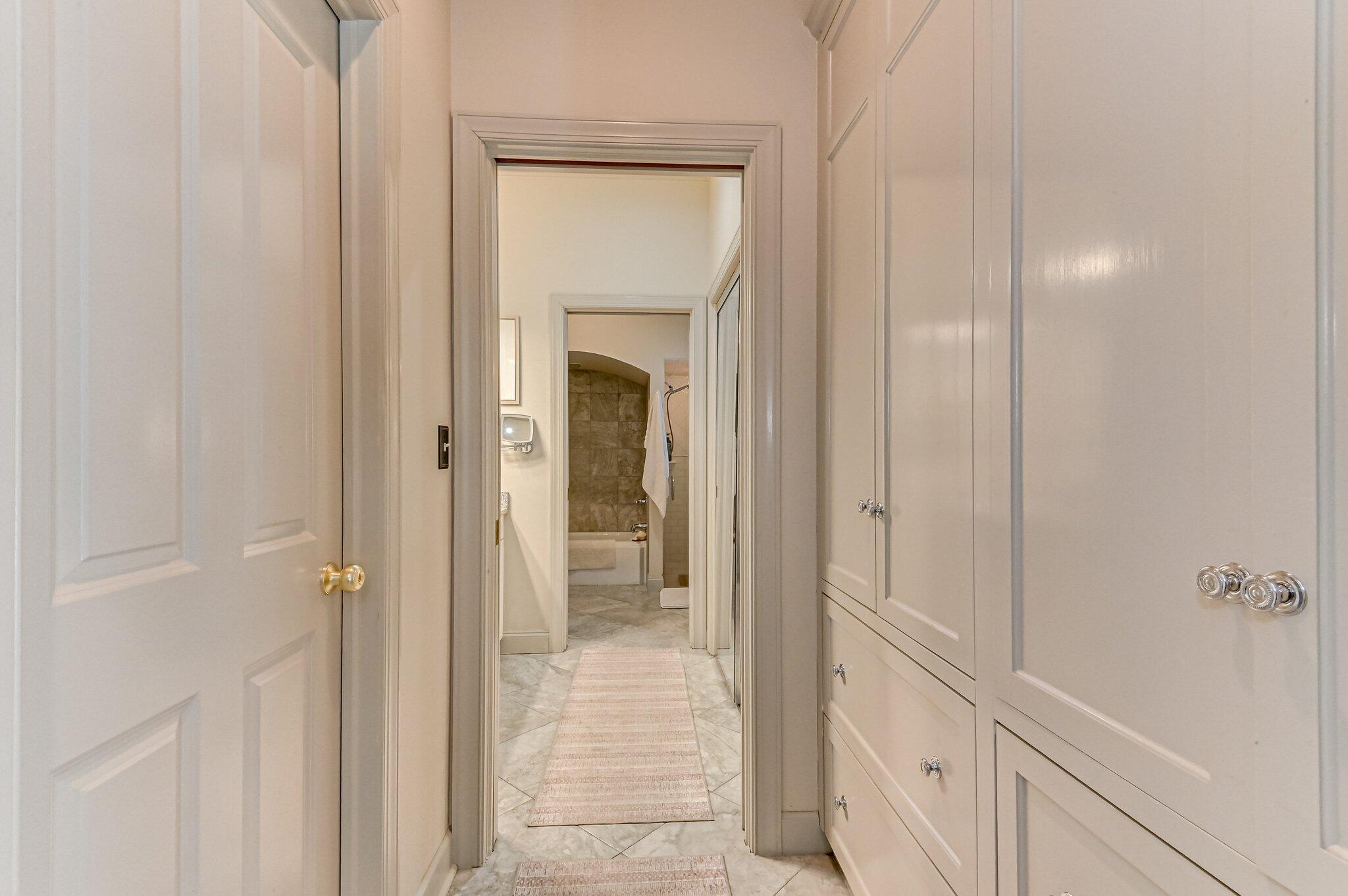 2114 Carnes Place