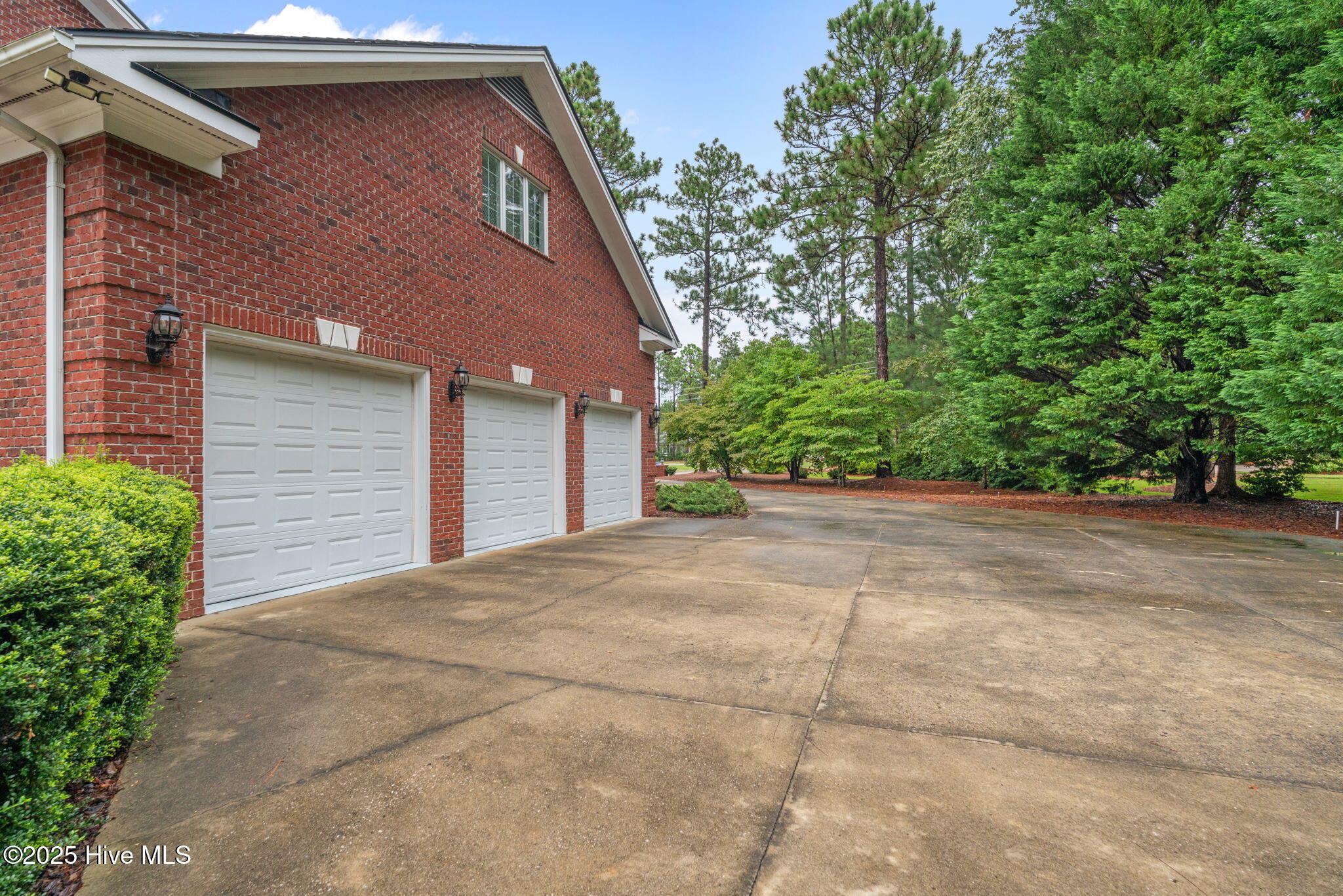 16 Mulbren Court