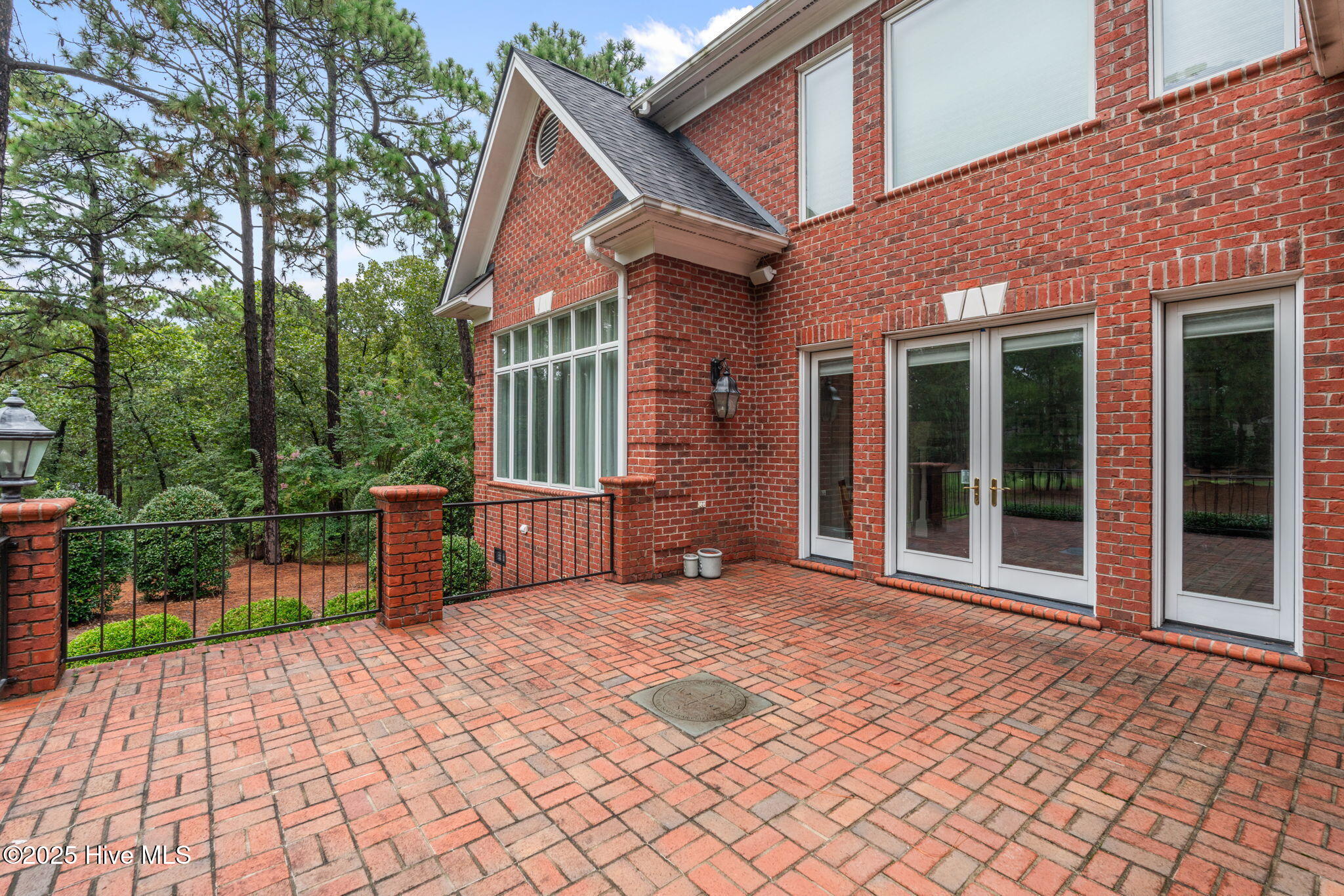 16 Mulbren Court