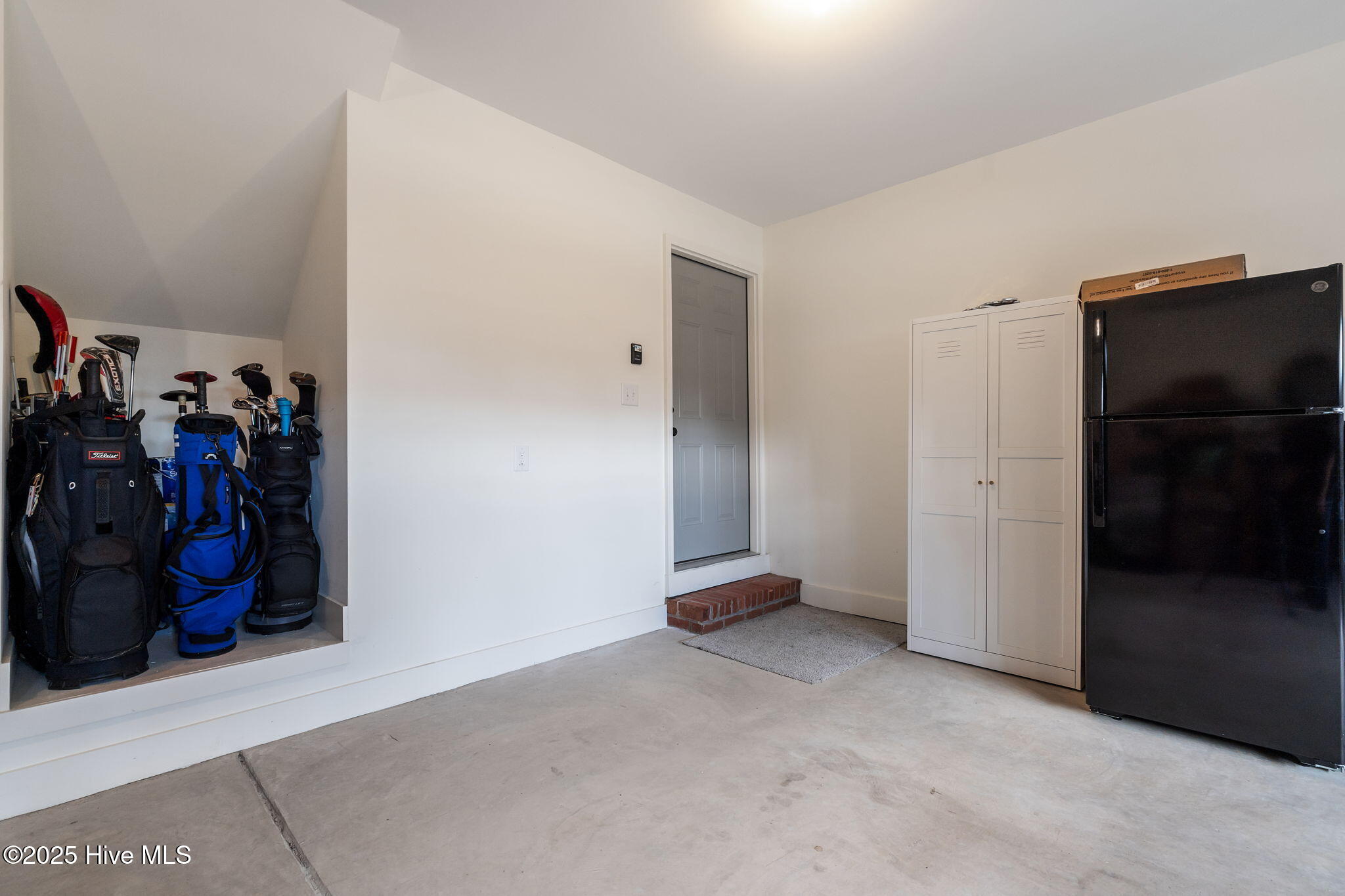 20 Forest Lake Drive