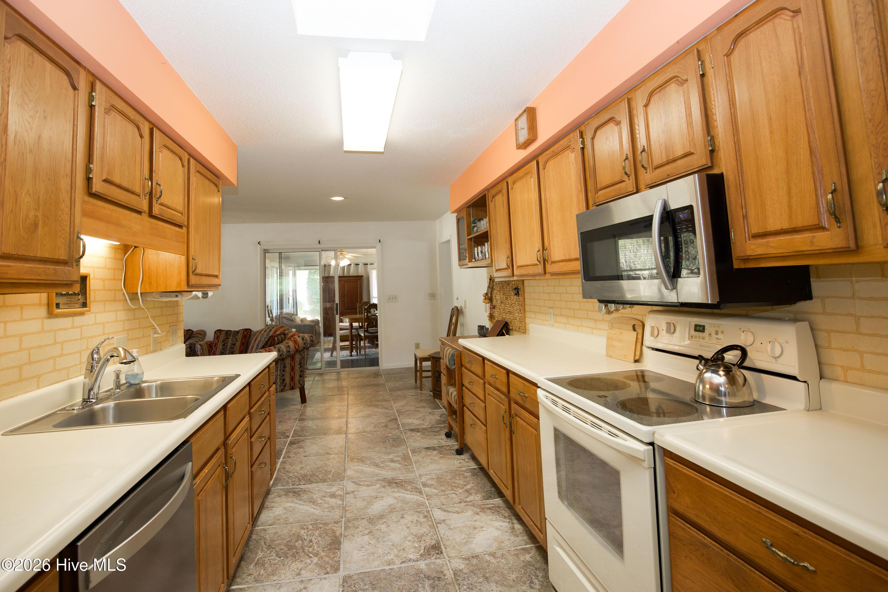 100 Oak Hills Road