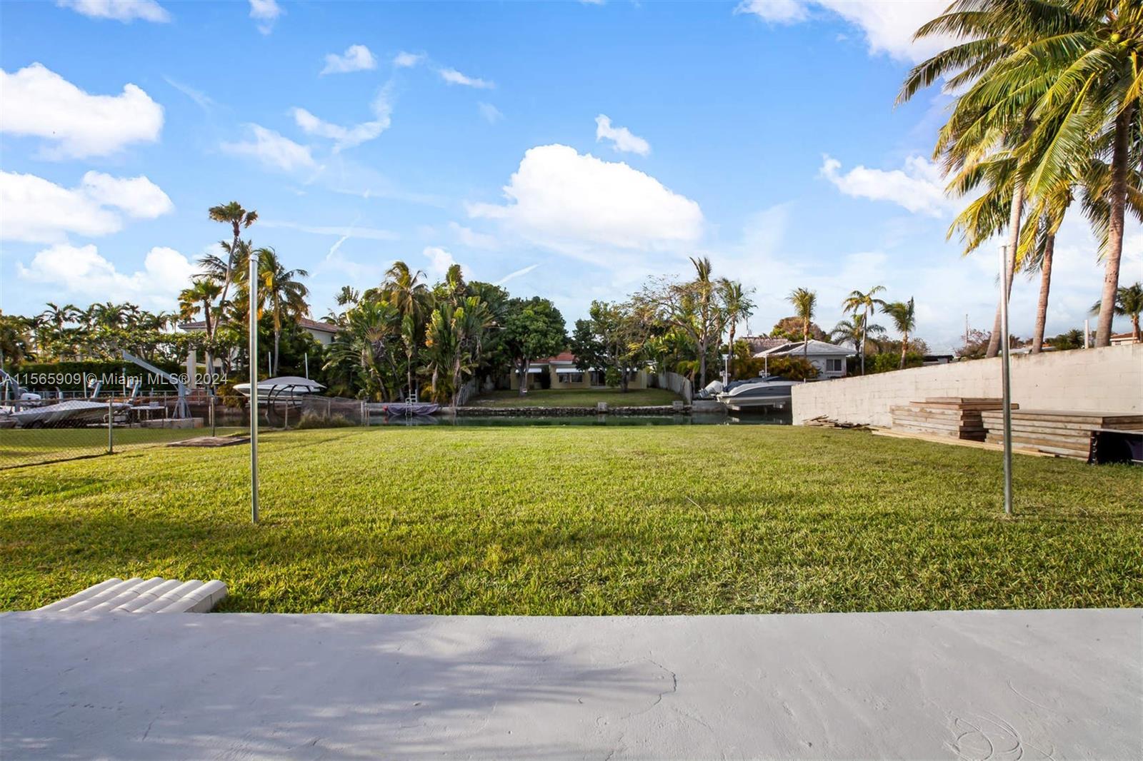 1465 Daytonia Rd
