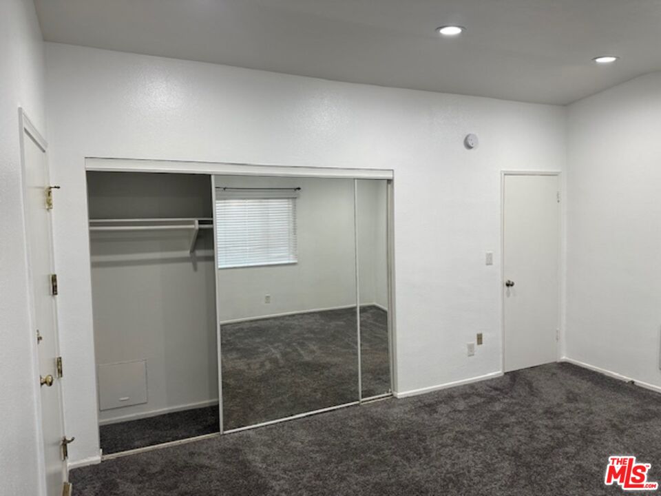 8650 Belford Ave Unit: 225
