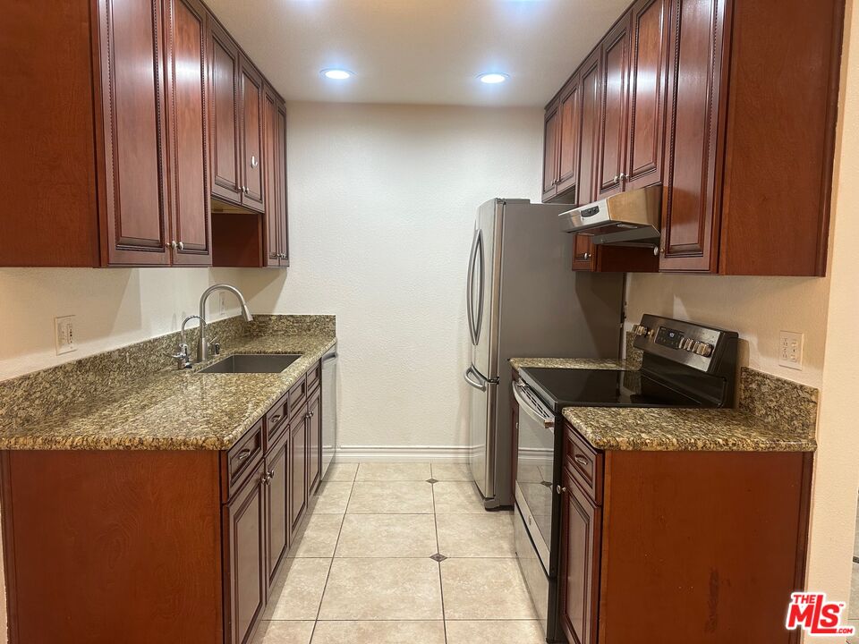 8650 Belford Ave Unit: 225