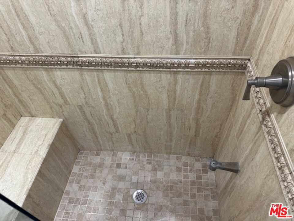 8650 Belford Ave Unit: 225