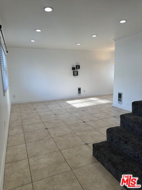 8650 Belford Ave Unit: 225