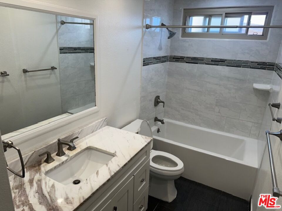 8650 Belford Ave Unit: 225