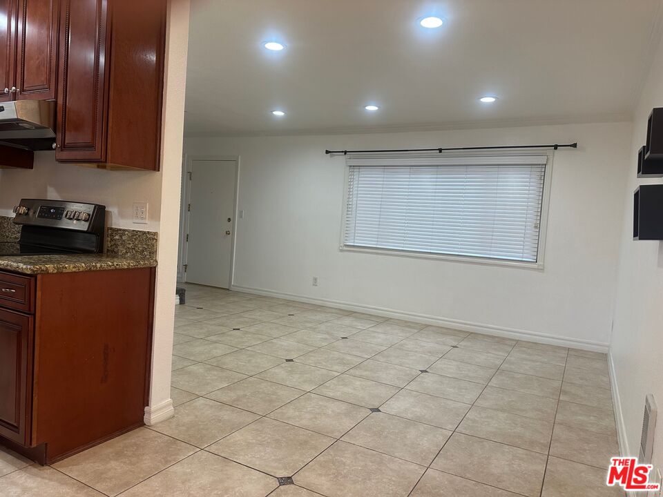 8650 Belford Ave Unit: 225