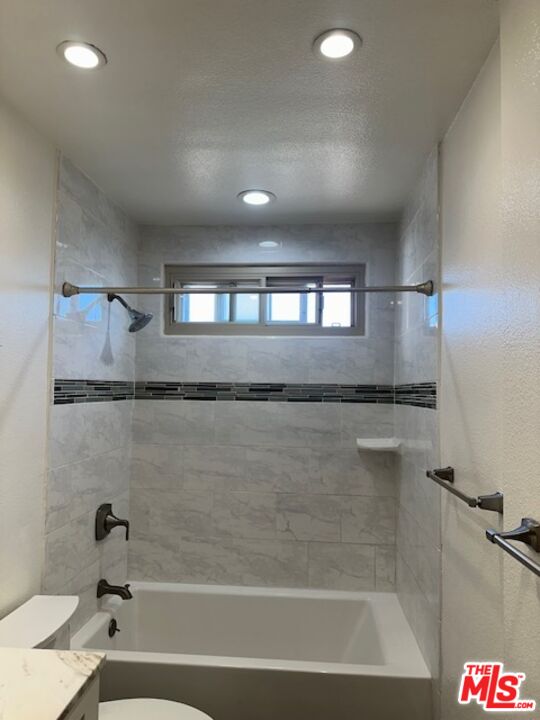 8650 Belford Ave Unit: 225