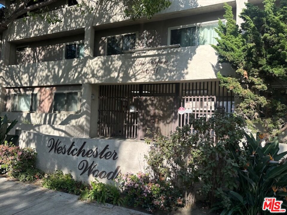8650 Belford Ave Unit: 225