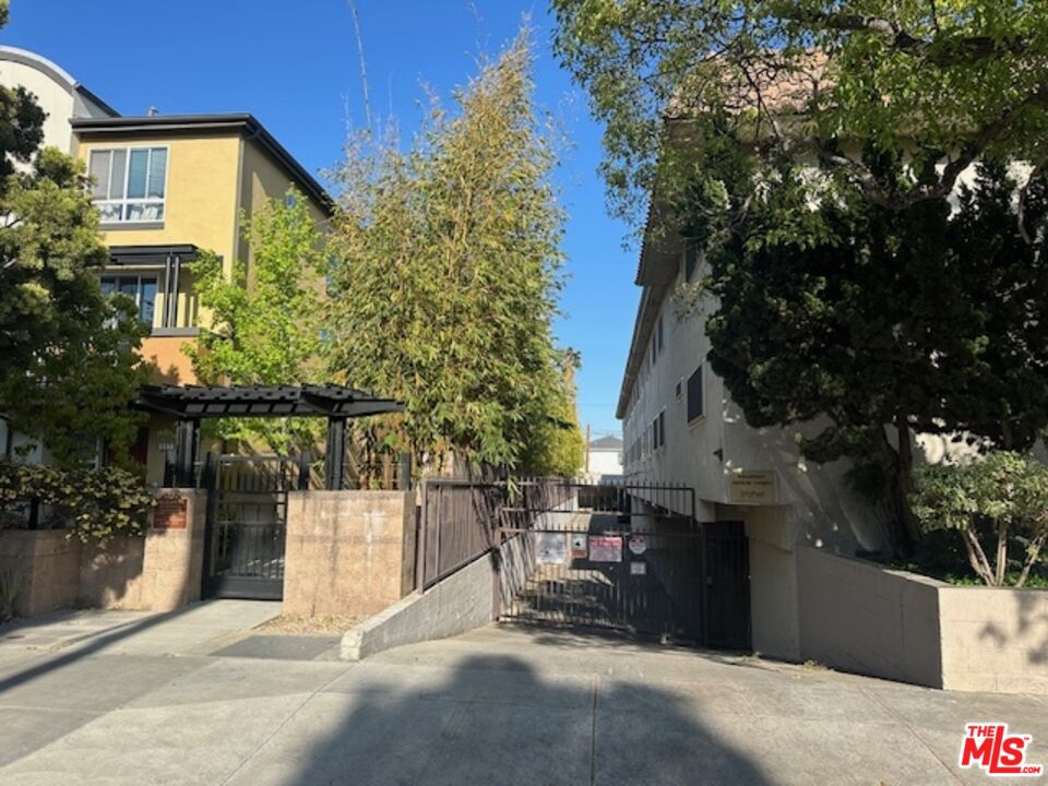 8650 Belford Ave Unit: 225