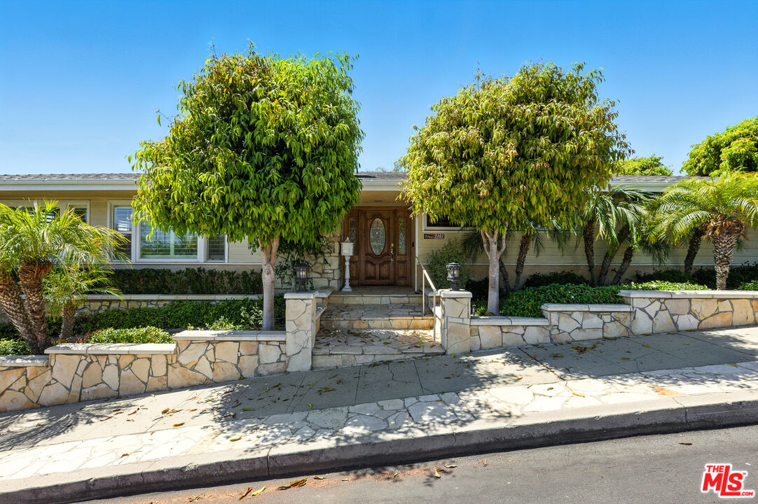2401 Robalo Ave