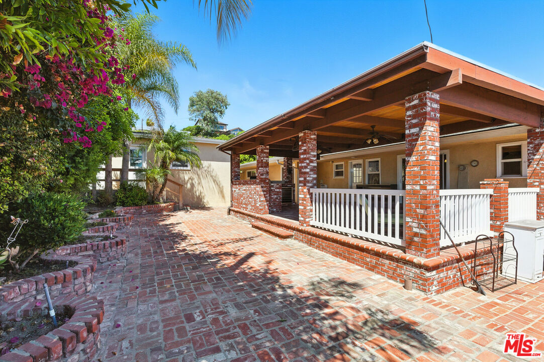 2401 Robalo Ave