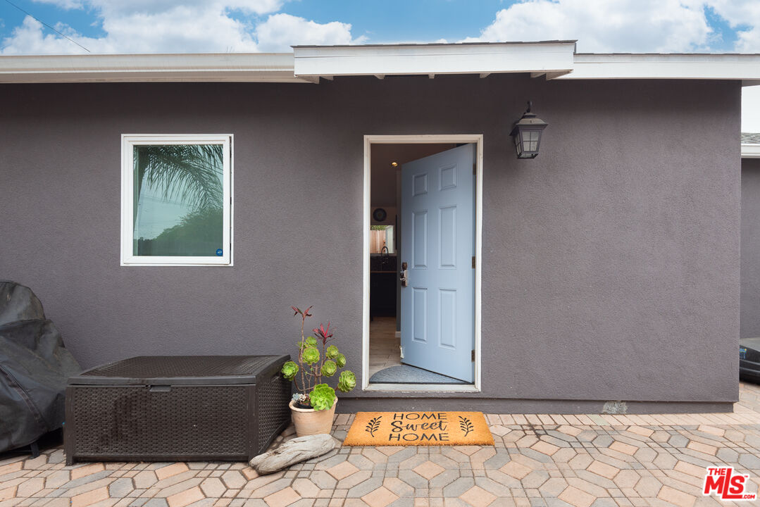 8308 Flight Ave Unit: ADU