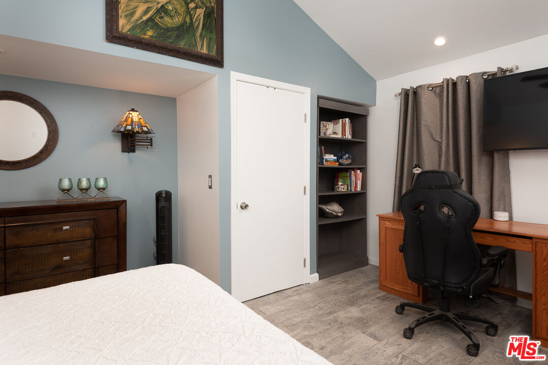 8308 Flight Ave Unit: ADU