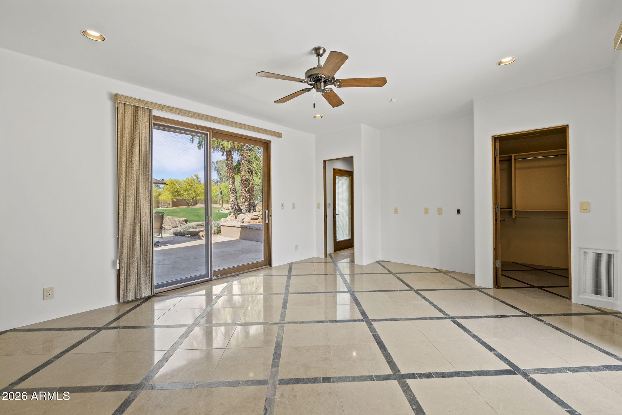 8130 E WILLIAMS Drive