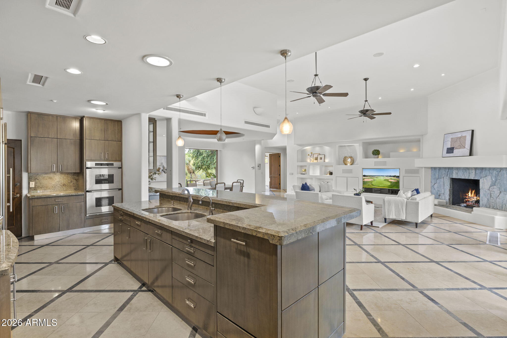 8130 E WILLIAMS Drive