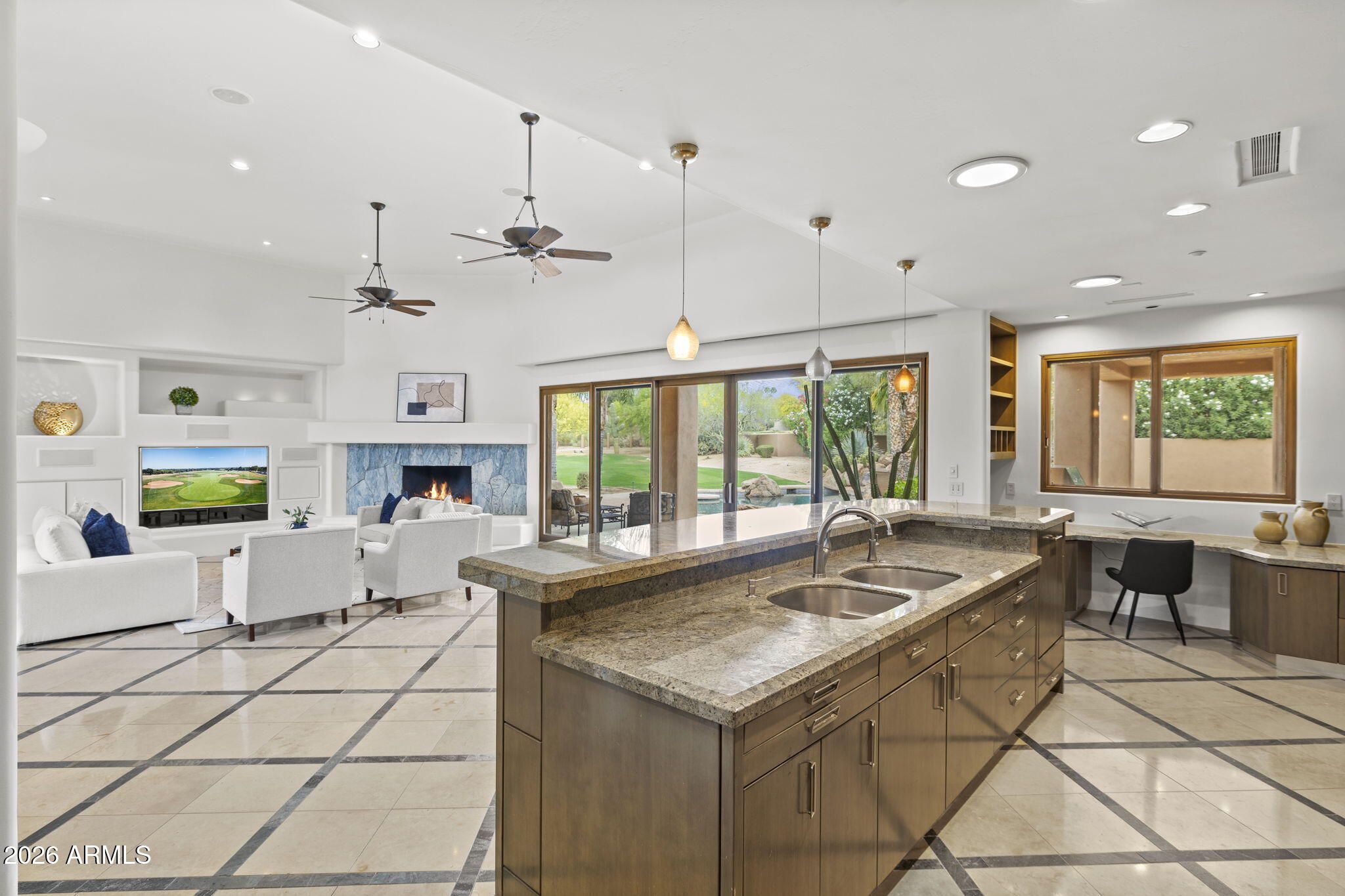 8130 E WILLIAMS Drive